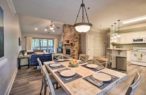 Clayton House | Sunny Clayton Condo on Kingwood Golf Course!