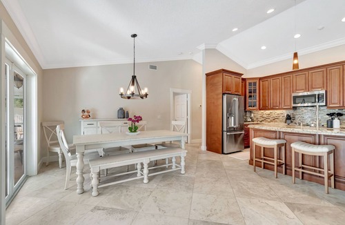Wellington House | Sunny De-Lite! Cozy private pool home retreat 3 mi to WEF in Wellington.