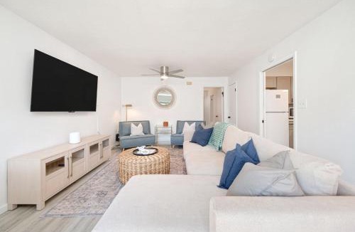 Wright Apartment | Sunny Haven: 1BR Townhome in Fort Walton