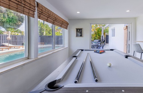 Coral Heights House | Sunny & Heated Pool Vacation Home, Beach Proximity, Cozy Beds & Wi-Fi