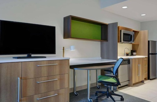 Upper Grand Lagoon Hotel | Sunny Retreat! 2 Relaxing Units w/FREE Breakfast, Kitchen, Pets Allowed