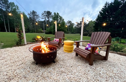 Athens House | Sunny Secret Garden Getaway - a private guest suite w/fire pit - 7 mi to UGA!