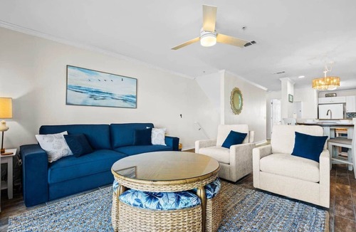 Ono Island House | Sunset Caye: Beautiful Views, Kayak, Pool & more!