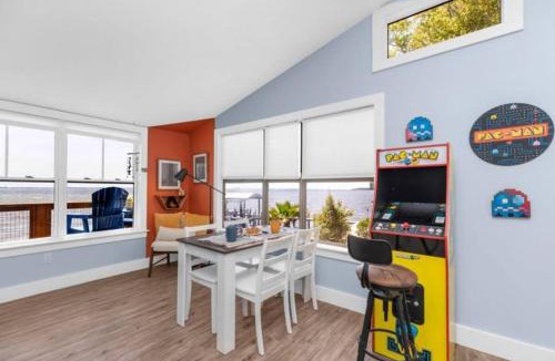Fort Walton Beach - Destin House | Sunset Stay-Waterfront-Arcade