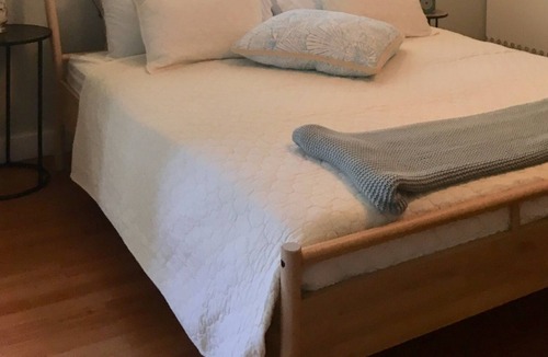 Pompano Beach Cottage | Sunshine Cottage, minutes to the beach.