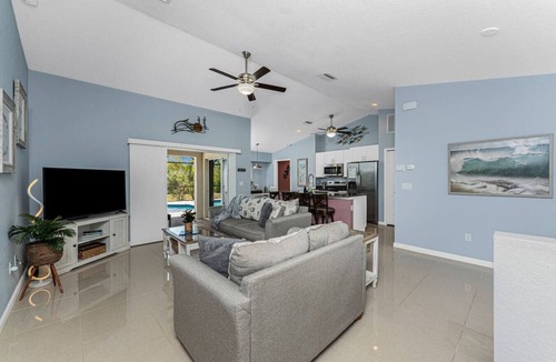 Englewood East House | Sunshine on Sunnybrook
