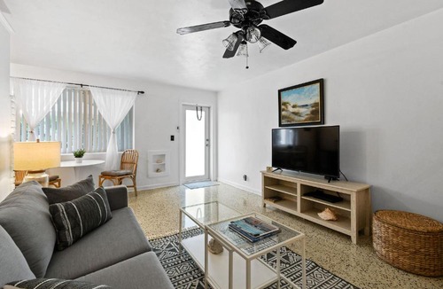 Palm Beach Shores Hotel | Sunshine shores boutique apartments
