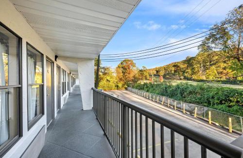 Gadsden Hotel | Super 8 by Wyndham Gadsden AL