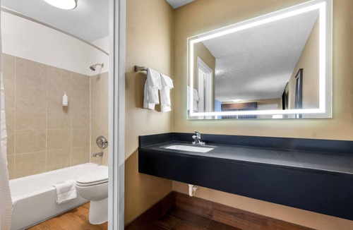 Gadsden Hotel | Super 8 by Wyndham Gadsden AL