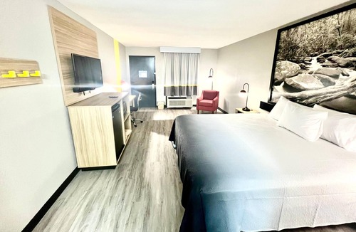 Manchester Hotel | Super 8 by Wyndham Manchester TN