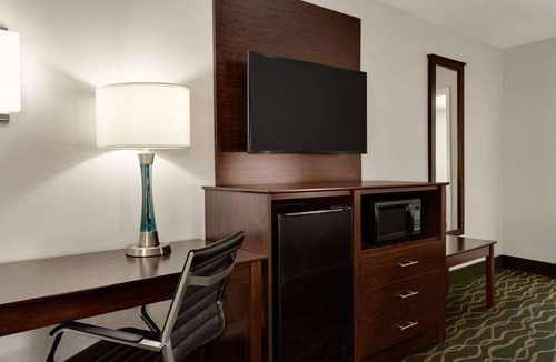 Pearl Hotel | Super 8 by Wyndham Pearl/Jackson Airport