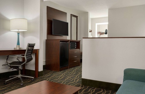 Pearl Hotel | Super 8 by Wyndham Pearl/Jackson Airport