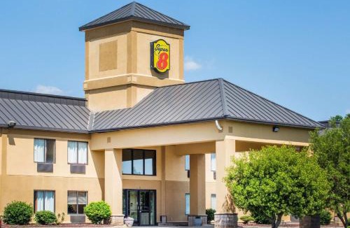 Powdersville Hotel | Super 8 by Wyndham Piedmont Greenville Area