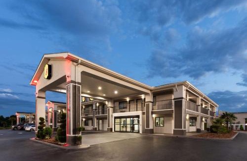 Prattville Hotel | Super 8 by Wyndham Prattville Montgomery