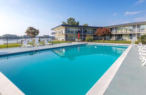 Riverside Hotel | Super 8 by Wyndham Riverside AL