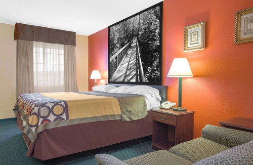 Talladega Hotel | Super 8 by Wyndham Talladega AL