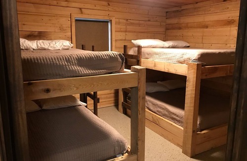Samburg Cabin | Super Nice Stay at Roadside Lodge