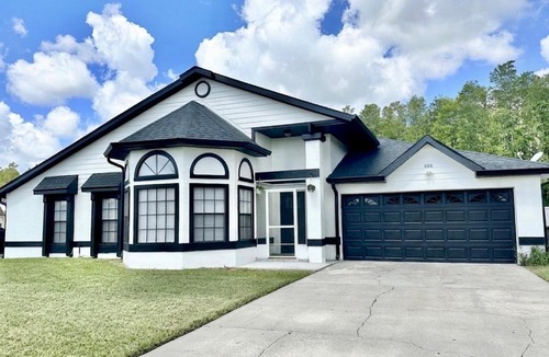 Buena Ventura Lakes House | Superhost FREE Heated Pool 9 minutes to MCO 15 minutes to Disney Sleeps 8