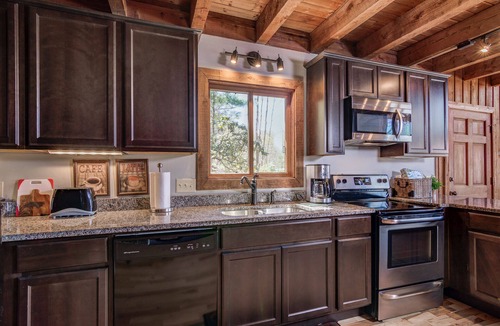 Skyland Cabin | Suzie's Luxury Cabin Asheville HOT TUB VIEWS nr BILTMORE July 25% discount/mt