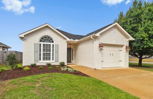 Northport House | Sweet Olive | Stylish 3BR Near UA Fire Pit