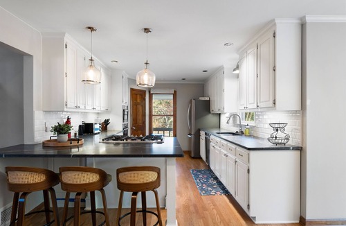 Mableton House | Sweet Tea & Serenity * Pool + Hot Tub * Fire Pit * Playground *