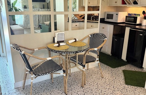 Daphne Condo | Sweet Tee for 2 on the Golf Course