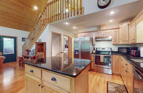Murphy House | Talking River Chalet