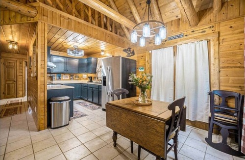 Scotts Cabin | Tall Pine Haven - 9 acres, king bed, dog friendly!