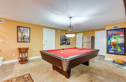Woodstock Apartment | Tasteful Unit w/Pool Table: 7 Mi to Lake Altoona!