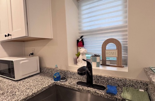 Simpsonville Cottage | Teal Door: Charming 2-bedroom cottage with WiFi, AC in fabulous Simpsonville