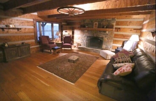 Franklin Cabin | Terrapin Station Suite with kitchenette TS1