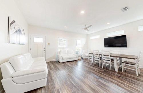 Dauphin Island House | The Anchor Holds
