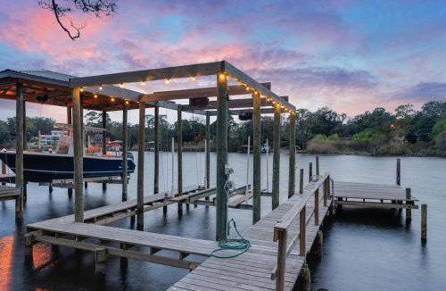 Wright House | The Ancker Boat House - Waterfront on the Bayou