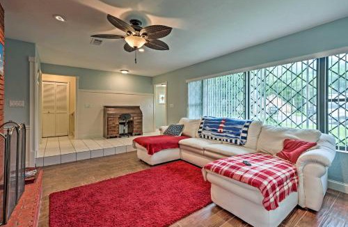 Fly In Spruce Creek House | The Aviator's Dream: Pool, Spa & Private Runway!