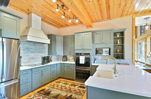 Cleveland Cabin | The Big Bear Chalet with amazing mountain views in charming Cleveland
