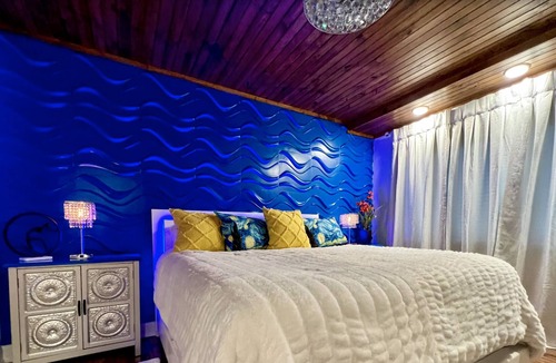 Woodward Heights Condo | The Big Blue Wave - 2-Bedroom Condo by Rupp Arena
