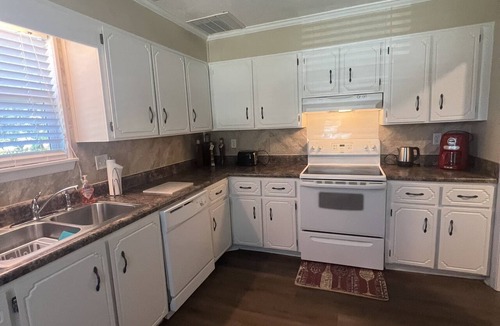Gracewood Condo | The Bogie Condo