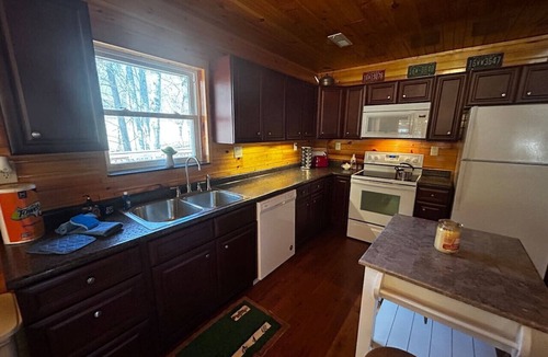 Canton Cabin | The Boundary River House