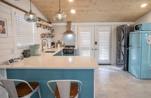 Acworth Apartment | The Bunkhouse “ 5 minutes to I-75” Unique Loft across Brewery & Wedding Venues.