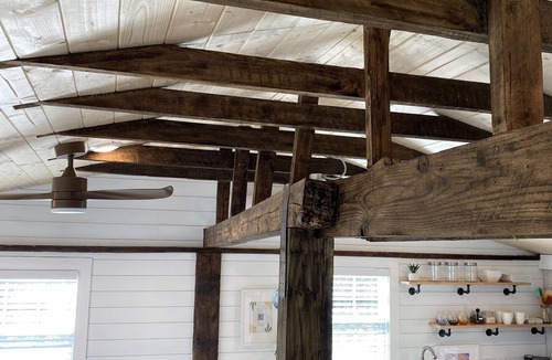Acworth Apartment | The Bunkhouse “ 5 minutes to I-75” Unique Loft across Brewery & Wedding Venues.