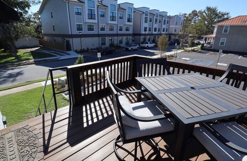 Midtown Apartment | The Cabin - 2 Br 1 Ba Apt Near Downtown