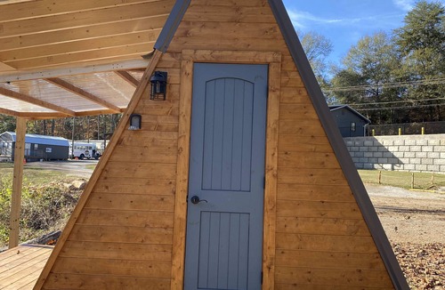 Greenville Cabin | The Camellia River Pod on the Saluda River