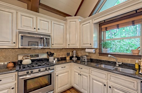 Sky Valley House | The Canopy: Single-Level Sky Valley Home Private Sauna & Wellness Space. No pets