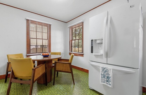 Gulfport Cottage | The Captain's Quarters - A Cozy 2-bedroom cottage in delightful Gulfport