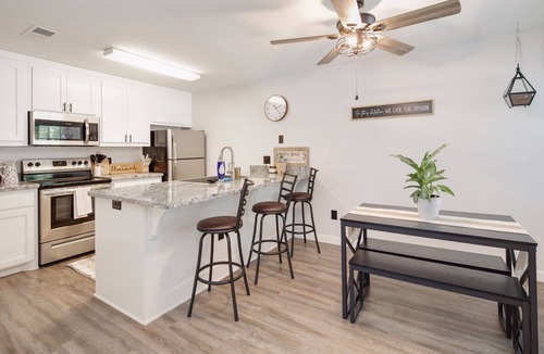 Bryan House | The Carr Corner-3 bedroom house in Bryan. Mid term & Long term rentals welcome