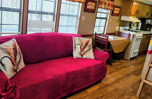 Wiley Cabin | The Cascades Inn