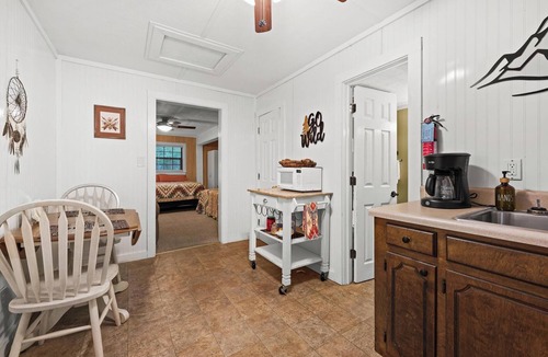 Wiley Cabin | The Cascades Inn