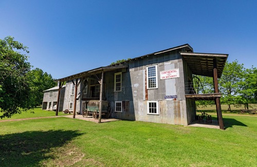 Bells Cabin | The Corn Crib Cabin at Green Frog Farm