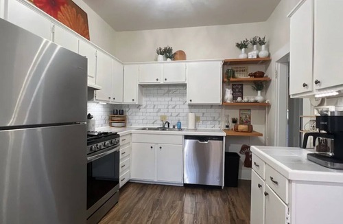 Conway House | The Cottage on College in Downtown Conway. Remodeled 1937 cozy & unique home.