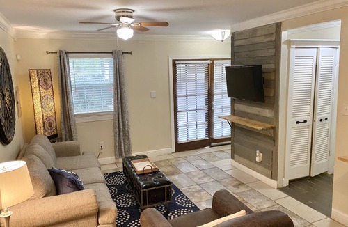 Mobile House | The Cottage on Colonial
